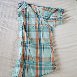 Short sleeve casual button down